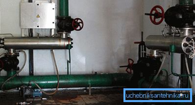 Anlegg for vannbehandling med ultrafiolett lys. Anlegg for vannbehandling med ultrafiolett lys.