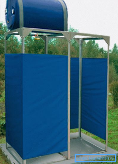 I dette eksemplet er plattformen nødvendig bare for å gjøre det enklere å installere et dusjkabinett. I dette eksemplet er plattformen nødvendig bare for å gjøre det enklere å installere et dusjkabinett.