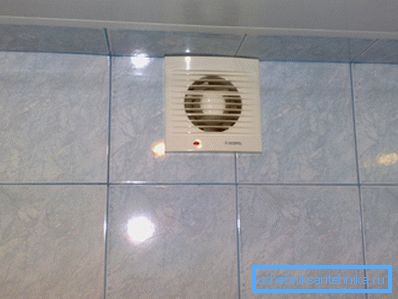 I en byleilighet er det ganske nok å installere avtrekksvifter i ventilasjonskanaler. I en byleilighet er det ganske nok å installere avtrekksvifter i ventilasjonskanaler.