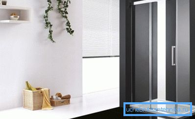 Rommet har et dusjhjørne med lavpanne 120x90 mm. Rommet har et dusjhjørne med lavpanne 120x90 mm.