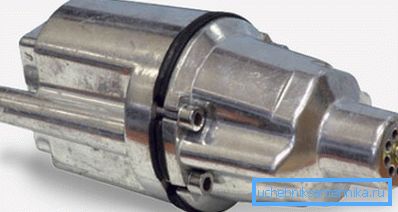Vibrerende pumpe med nedre inntaksmanifold Vibrerende pumpe med nedre inntaksmanifold