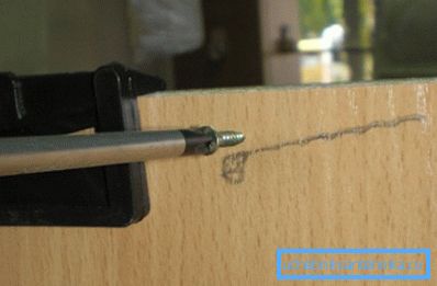 Vi vrider den selvtankende skruen for en arm Vi vrider den selvtankende skruen for en arm