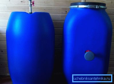 Fabriks plastfat 100 liter med trykk på siden - en flott løsning for en hjemmelaget dusj Fabriks plastfat 100 liter med trykk på siden - en flott løsning for en hjemmelaget dusj