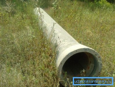 Forsterket betongkonstruksjon for kloakk. Forsterket betongkonstruksjon for kloakk.